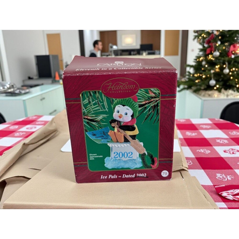 Carlton Cards Heirloom Collection 2002 Ice Pals Penguin Ornament Oar Cube